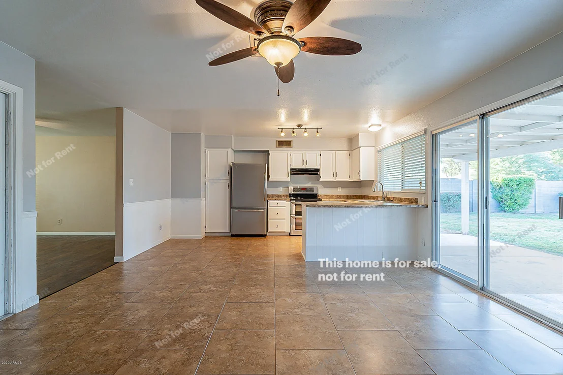 Photo of 1532 W COMSTOCK Drive
