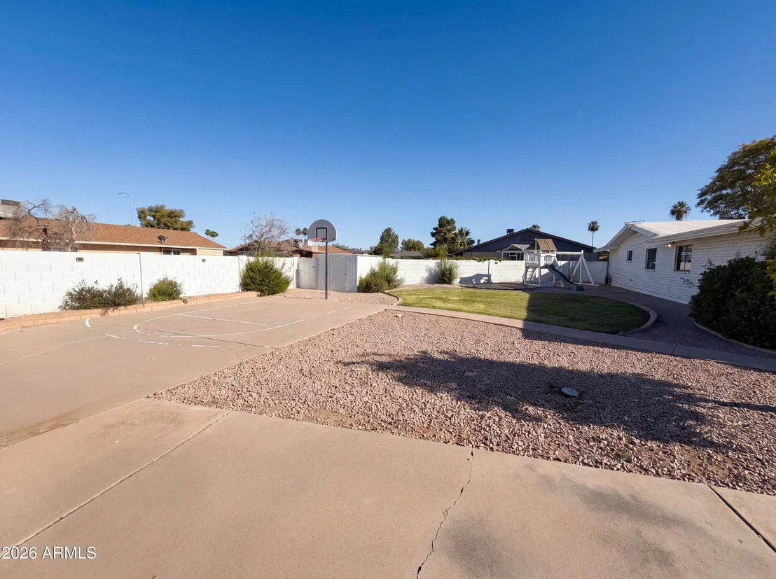 Photo of 830 N ALMOND Circle