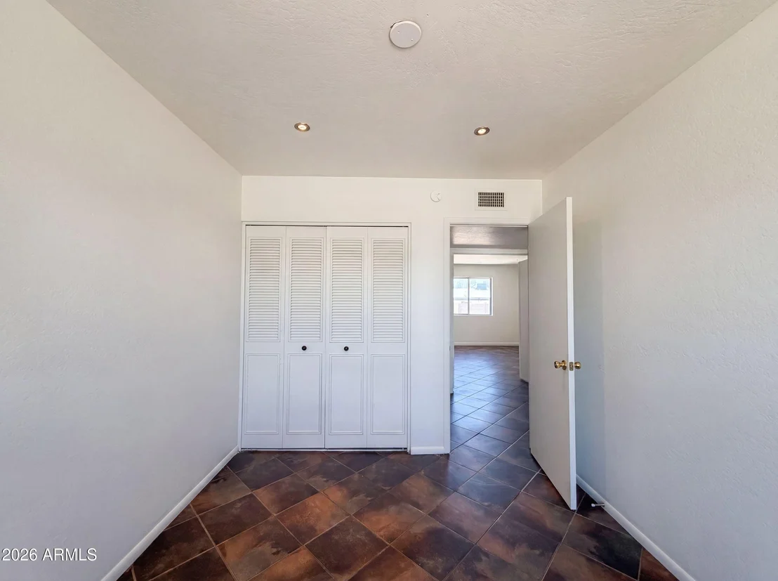 Photo of 2702 W CARTER Drive