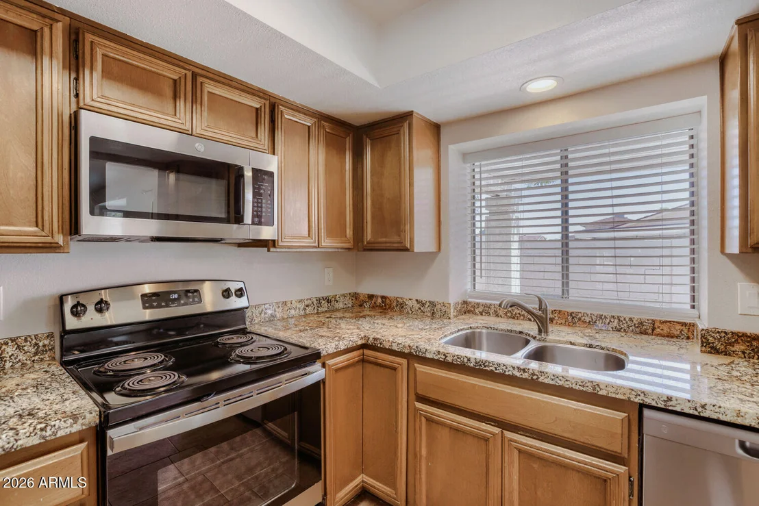 Photo of 415 W GRANDVIEW Road
