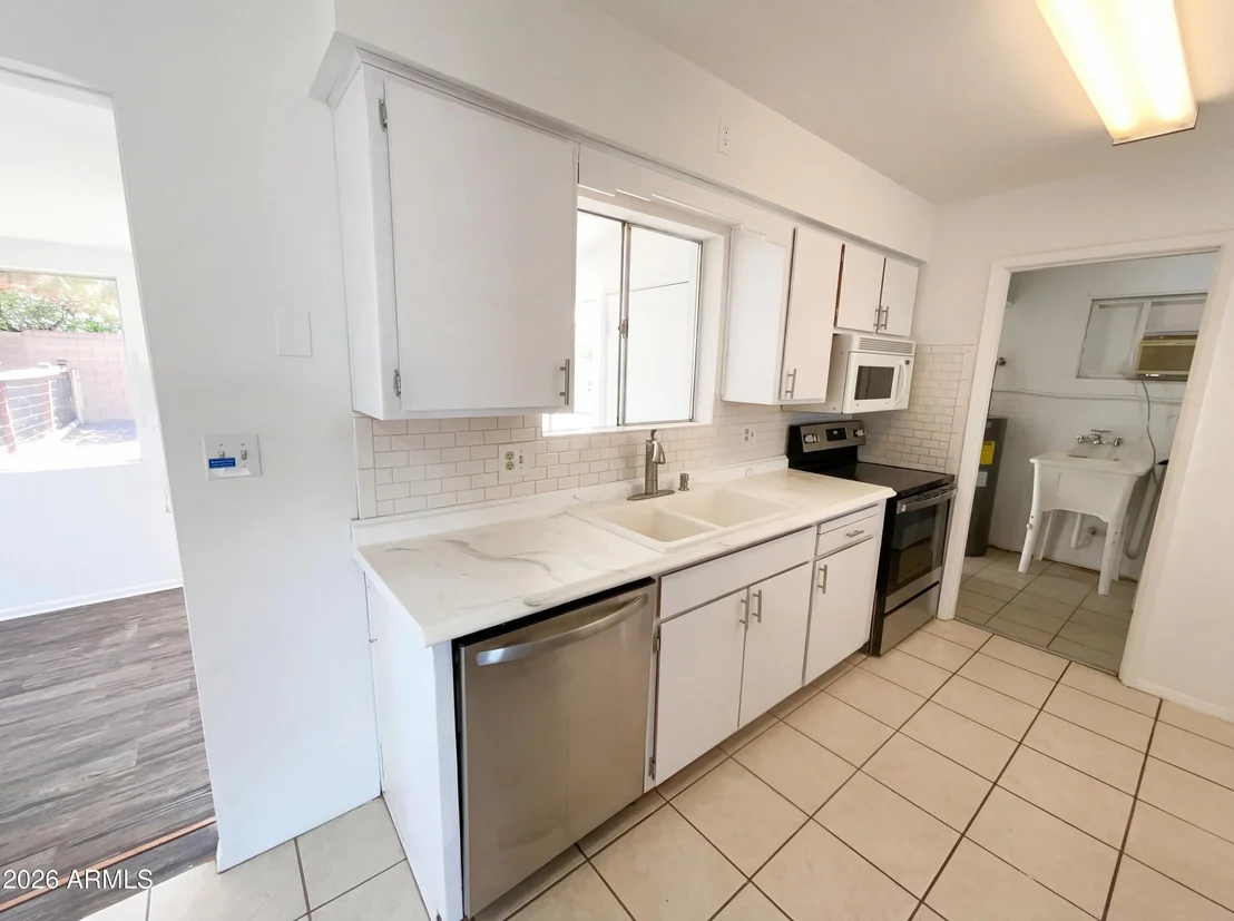 Photo of 639 N 57TH Place