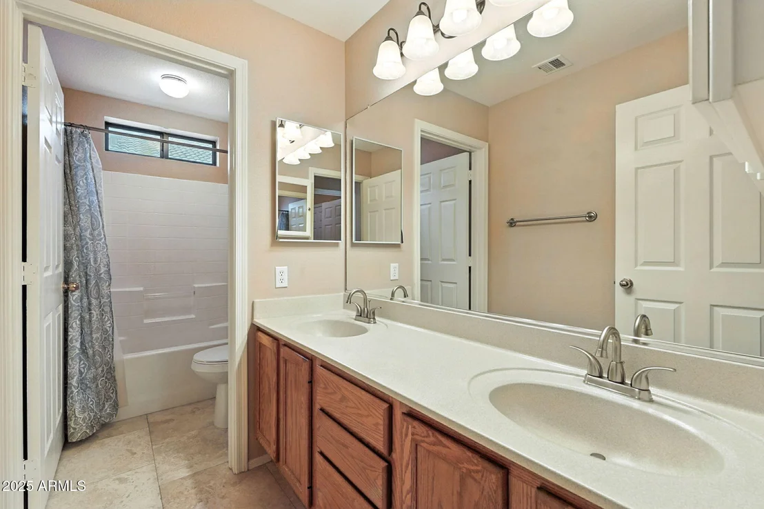 Photo of 2535 N PINNULE Circle