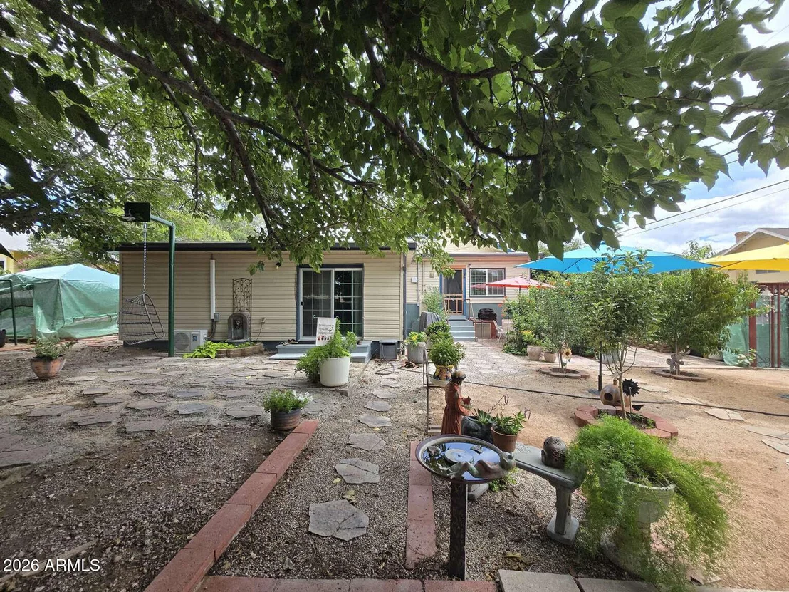 Photo of 501 W VISTA Street