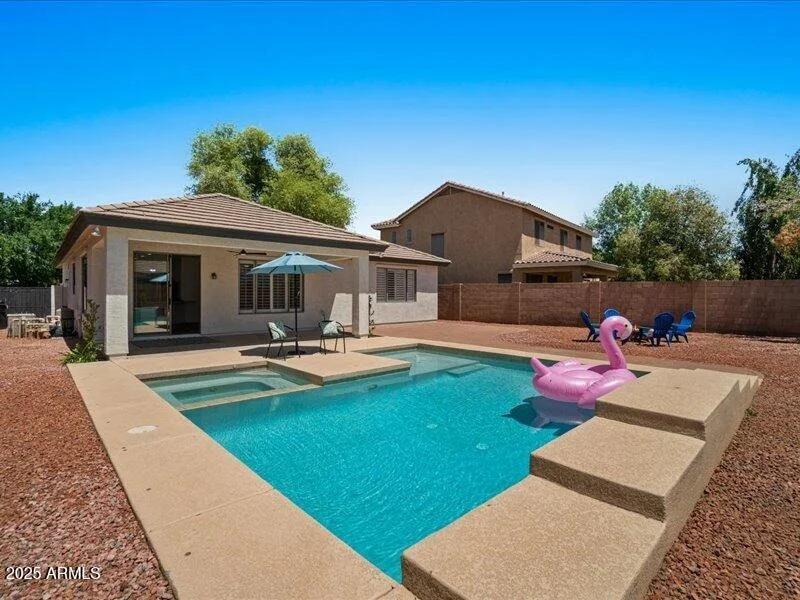 Photo of 271 W ROADRUNNER Drive