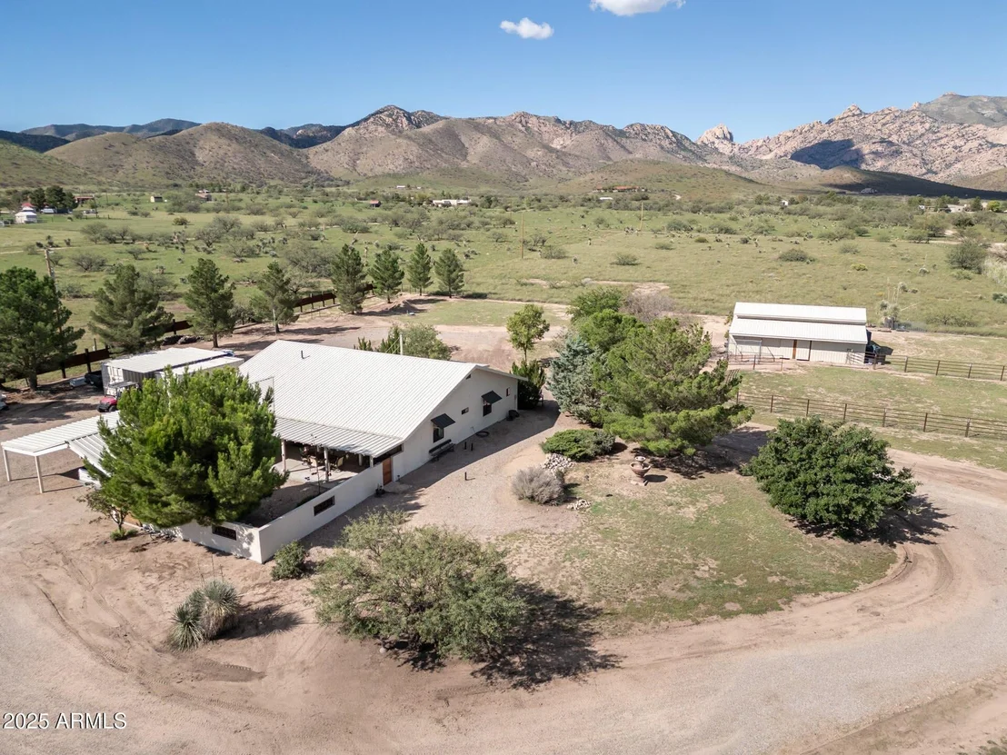 Photo of 712 W TREASURE Road