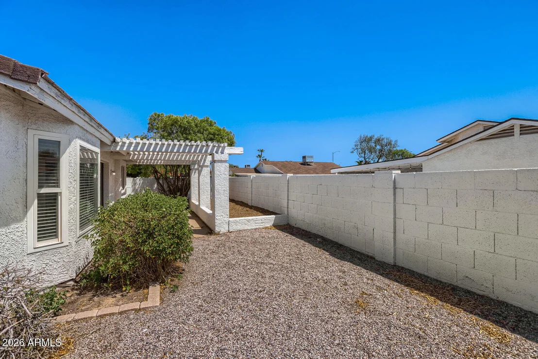 Photo of 415 W GRANDVIEW Road