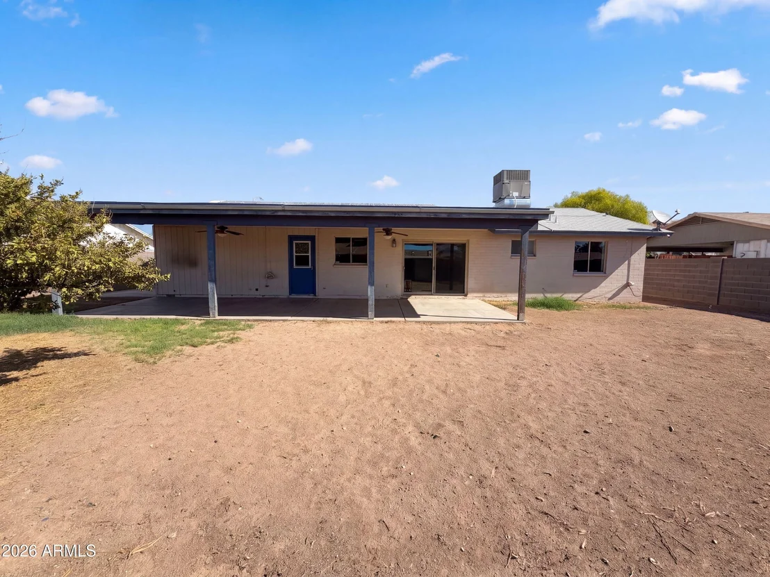Photo of 1413 W BEHREND Drive