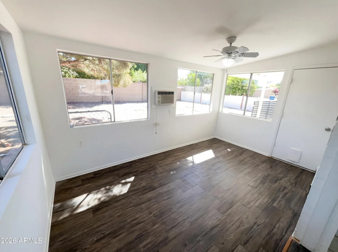 Photo of 639 N 57TH Place