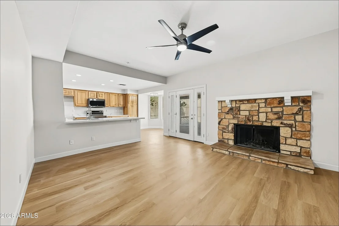 Photo of 1035 N SETON --