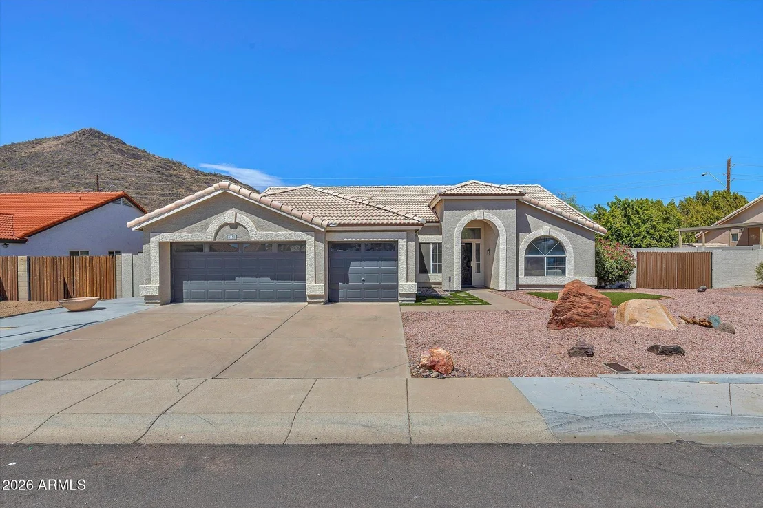 Photo of 5538 W FALLEN LEAF Lane