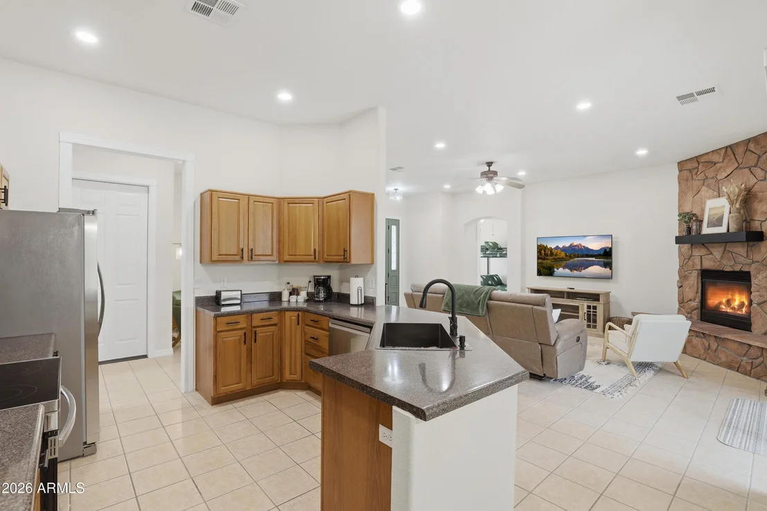 Photo of 906 W WILDERNESS Trail