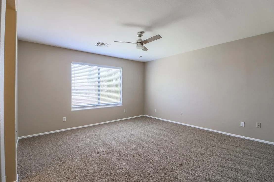 Photo of 453 S WILDROSE --