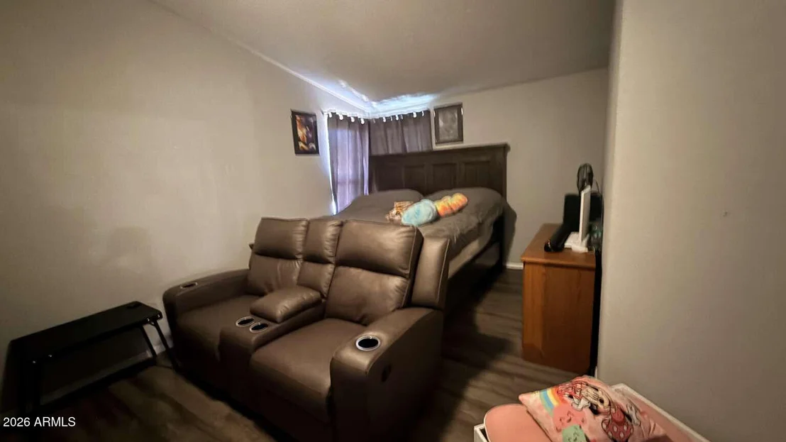 Photo of 609 W ANDREA Circle