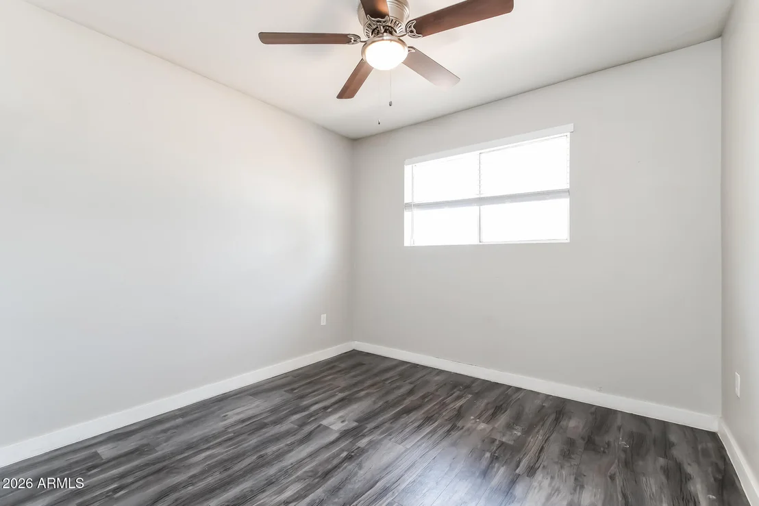 Photo of 1460 W 6TH Avenue
