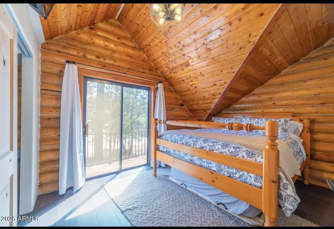 Photo of 6653 W RIDGE Road