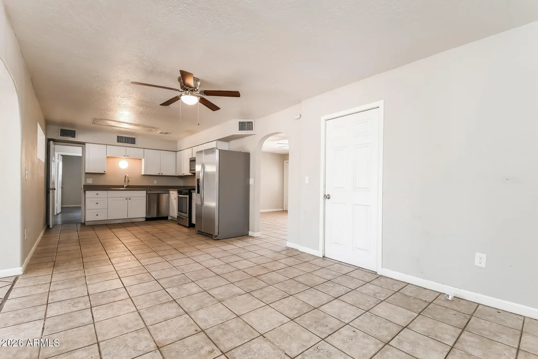 Photo of 1460 W 6TH Avenue