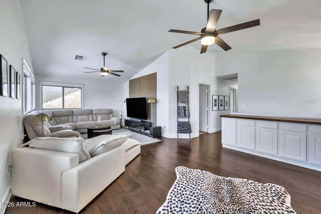 Photo of 1371 E JASPER Drive