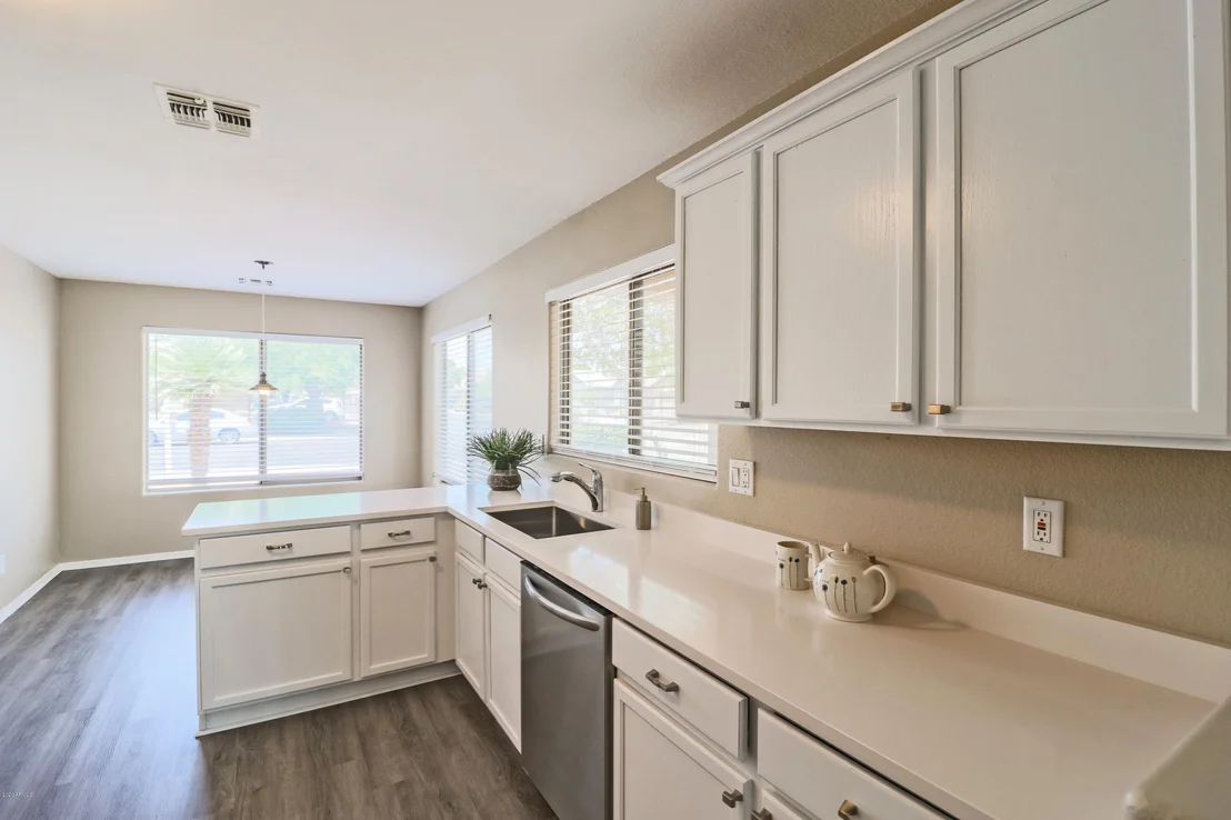Photo of 453 S WILDROSE --