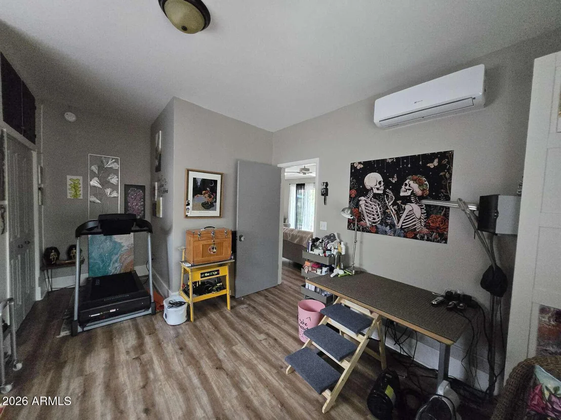 Photo of 501 W VISTA Street