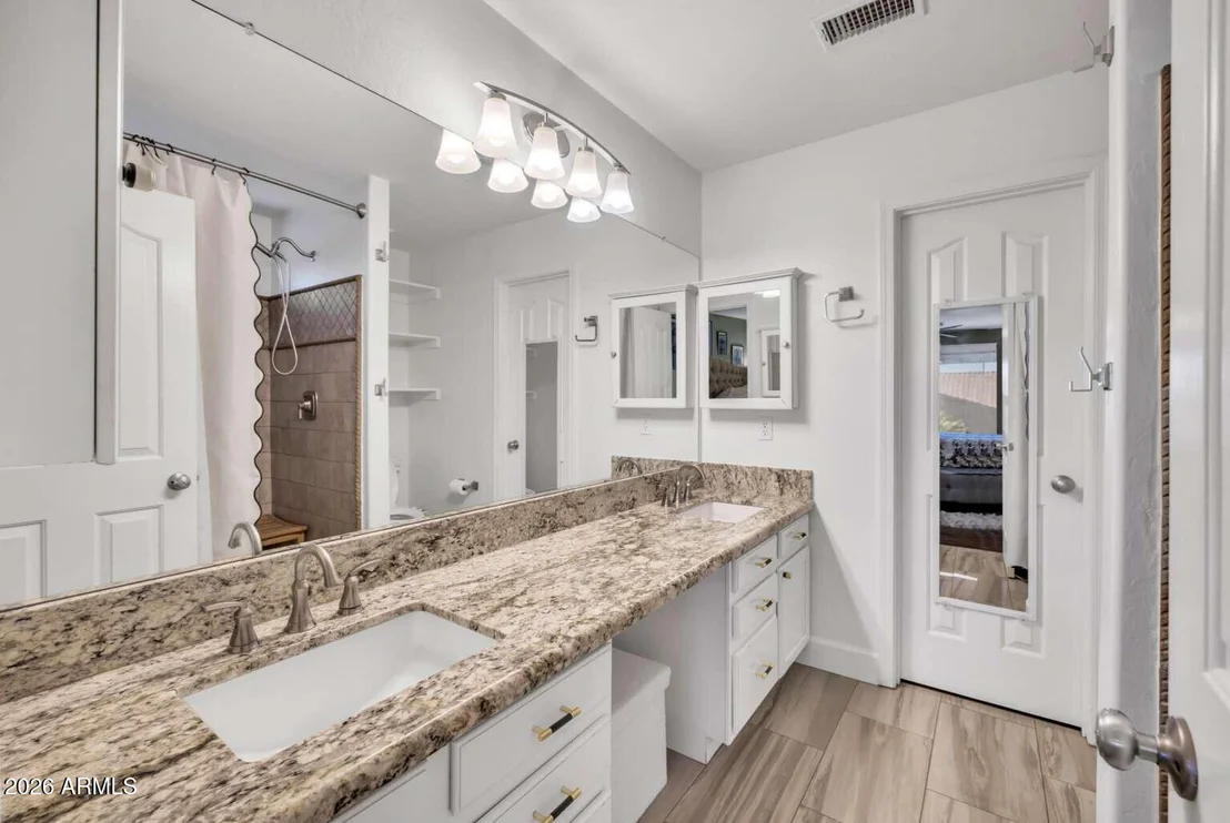 Photo of 1371 E JASPER Drive