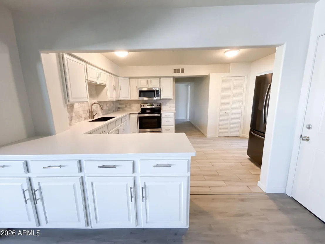 Photo of 4253 E VINEYARD Road