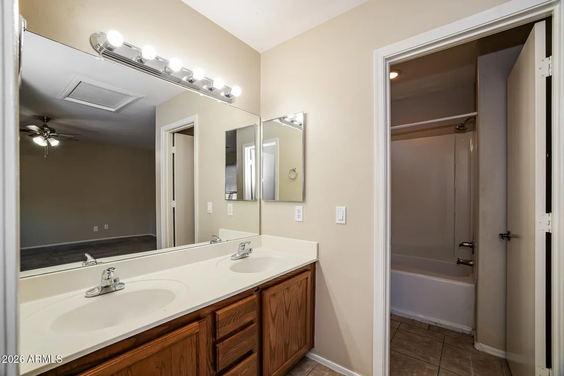 Photo of 5015 S 6TH Way