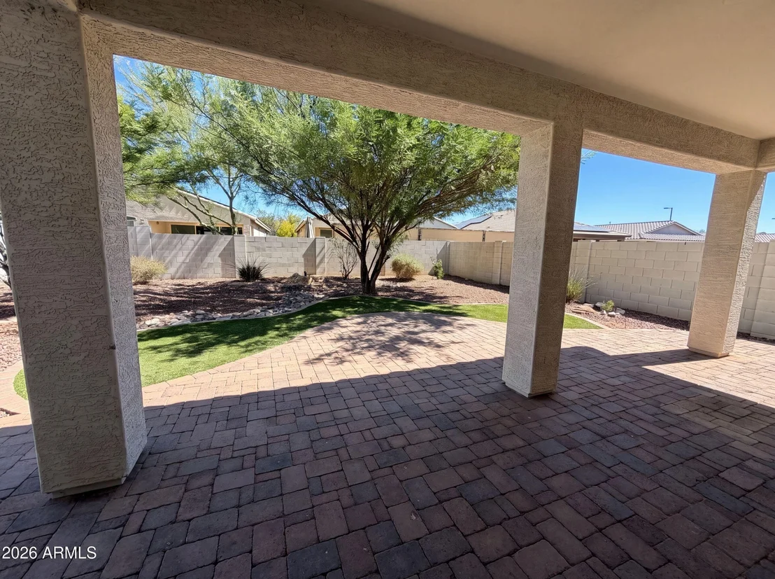 Photo of 21276 W BERKELEY Road