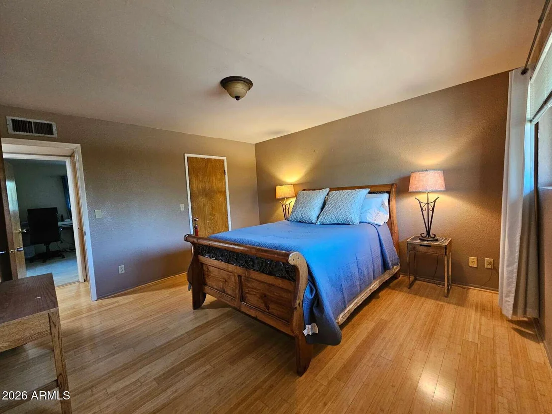 Photo of 821 N SPUR Circle