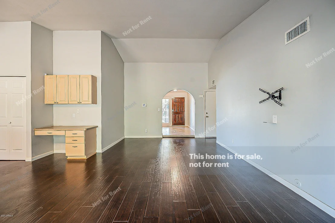 Photo of 906 W KEATING Avenue