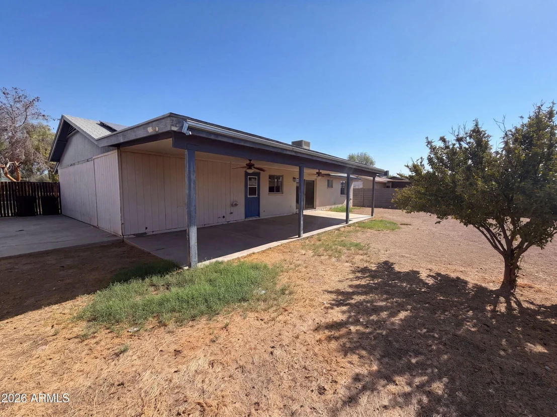 Photo of 1413 W BEHREND Drive