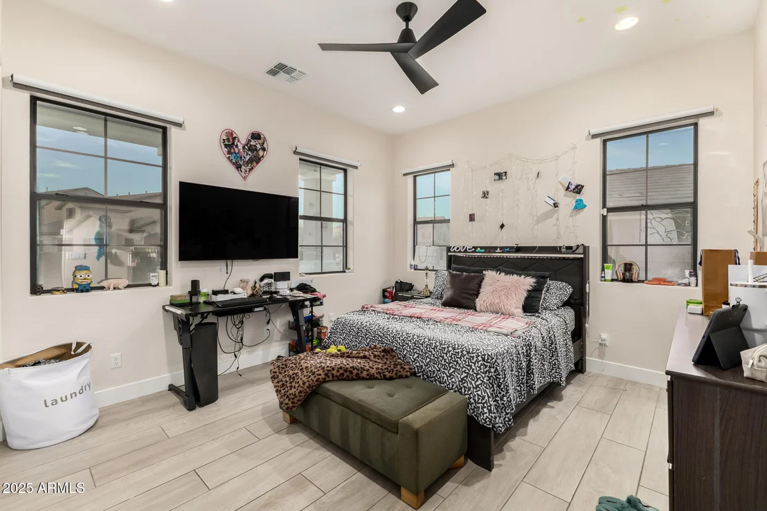 Photo of 737 E NIGHTHAWK Way