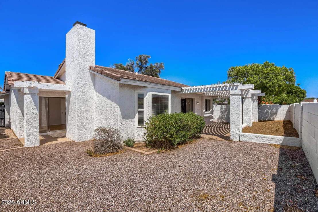 Photo of 415 W GRANDVIEW Road