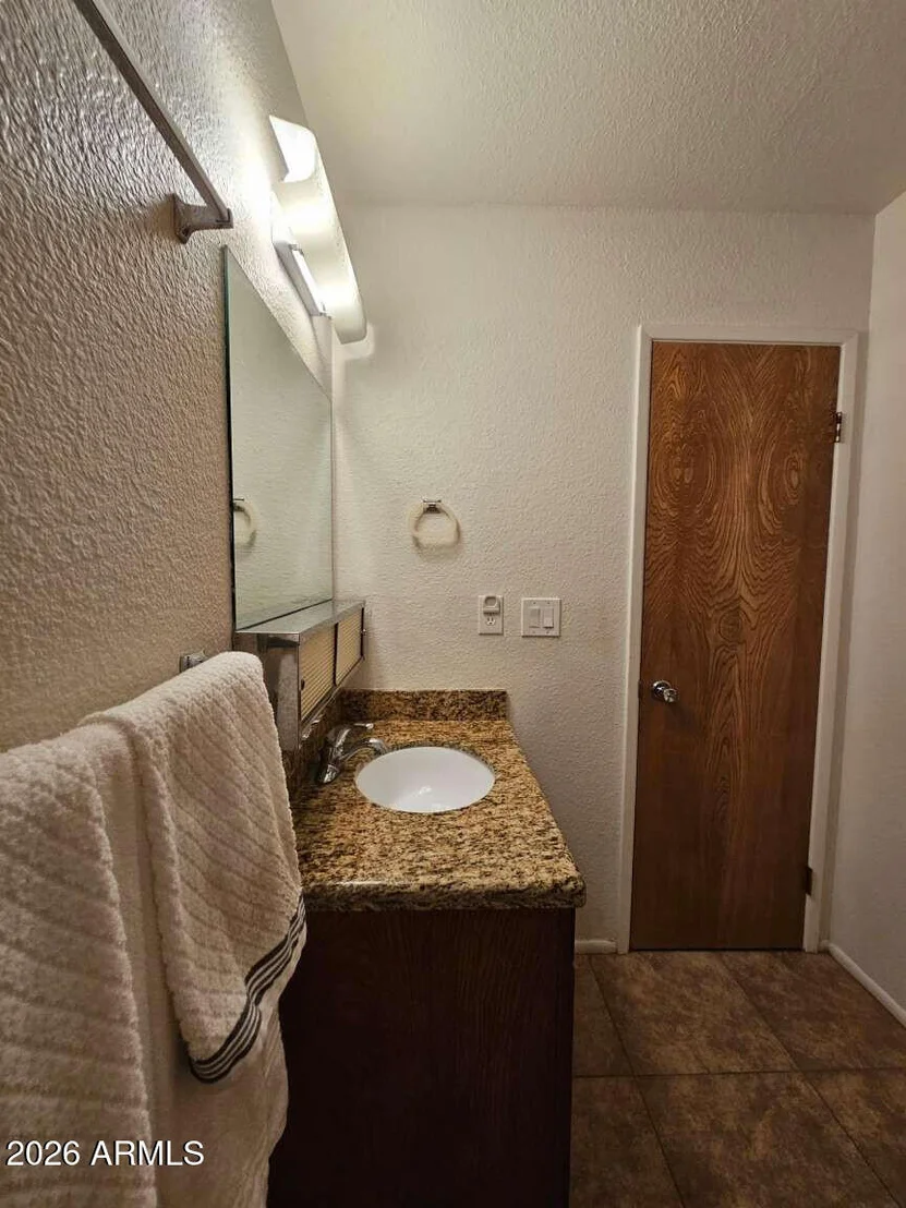 Photo of 821 N SPUR Circle