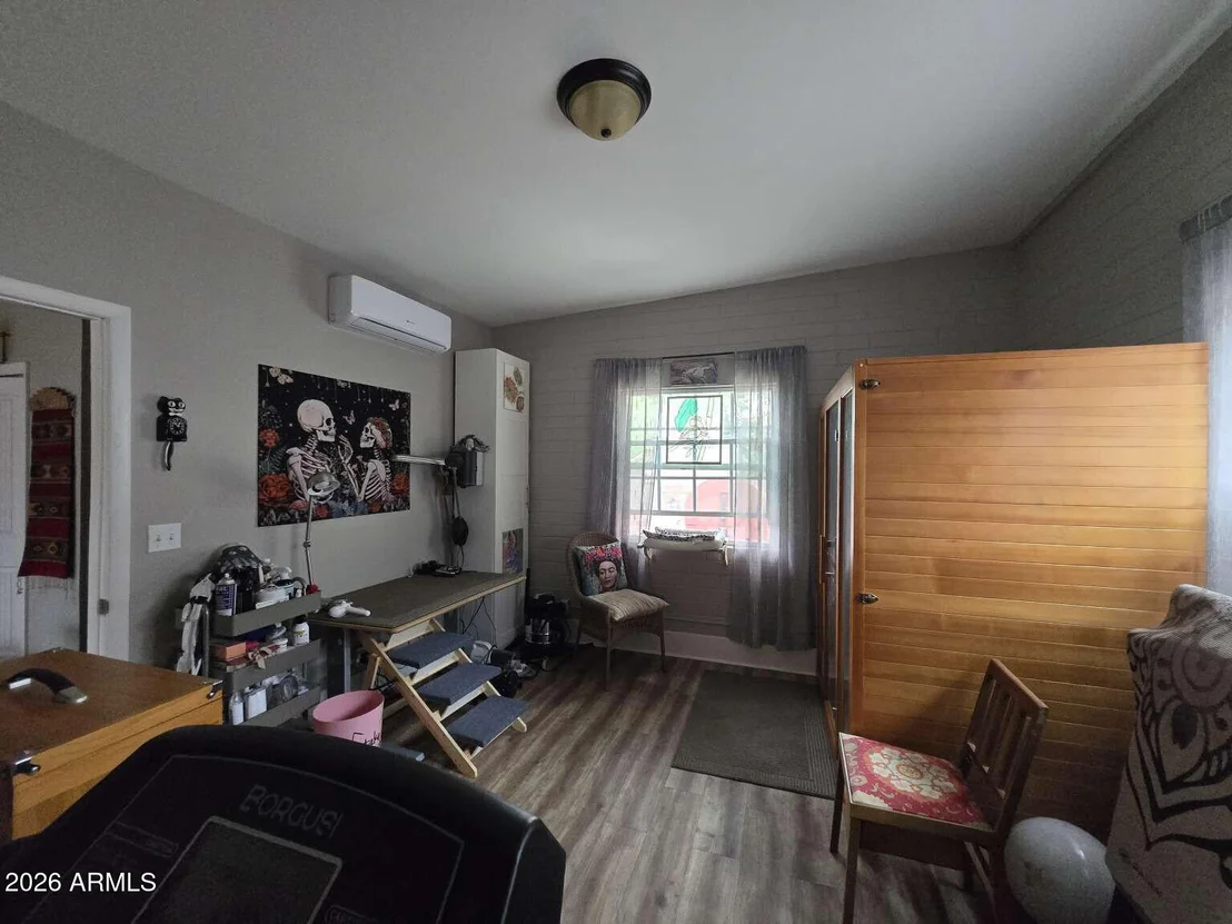 Photo of 501 W VISTA Street