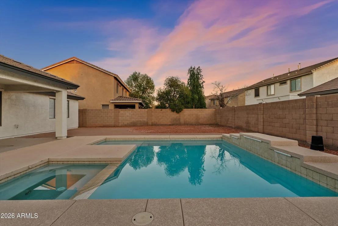 Photo of 271 W ROADRUNNER Drive