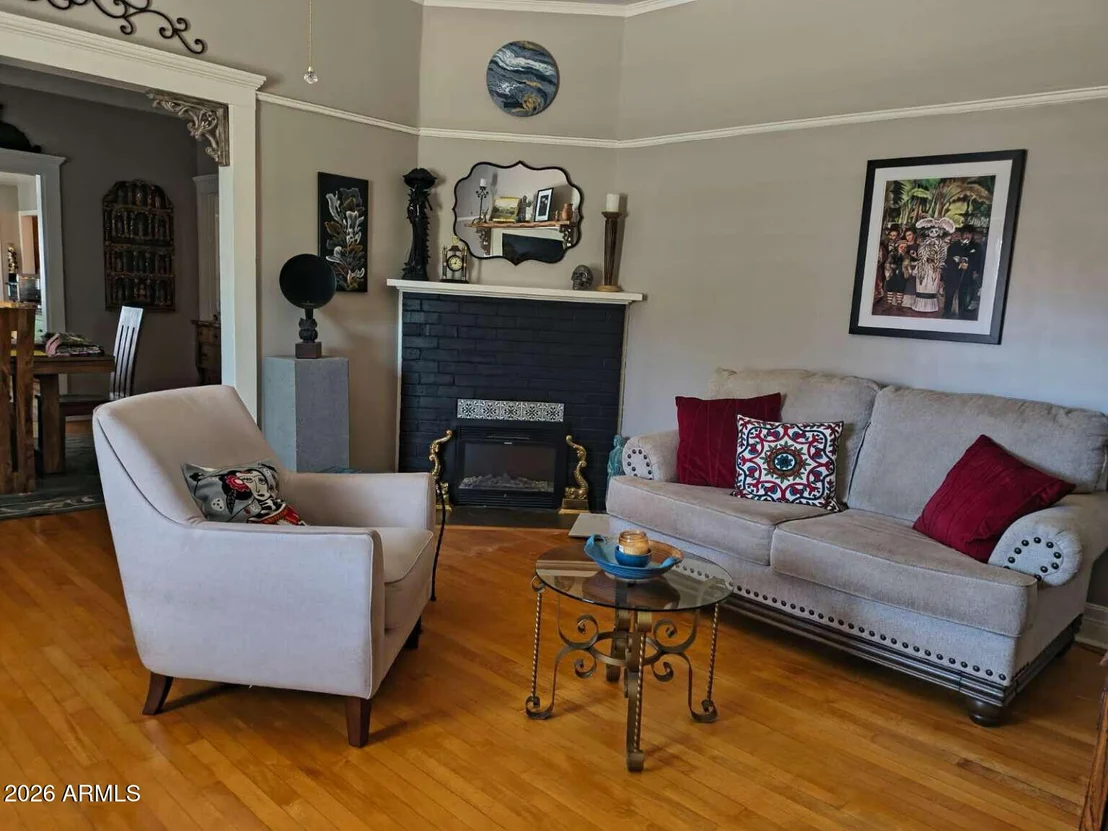 Photo of 501 W VISTA Street