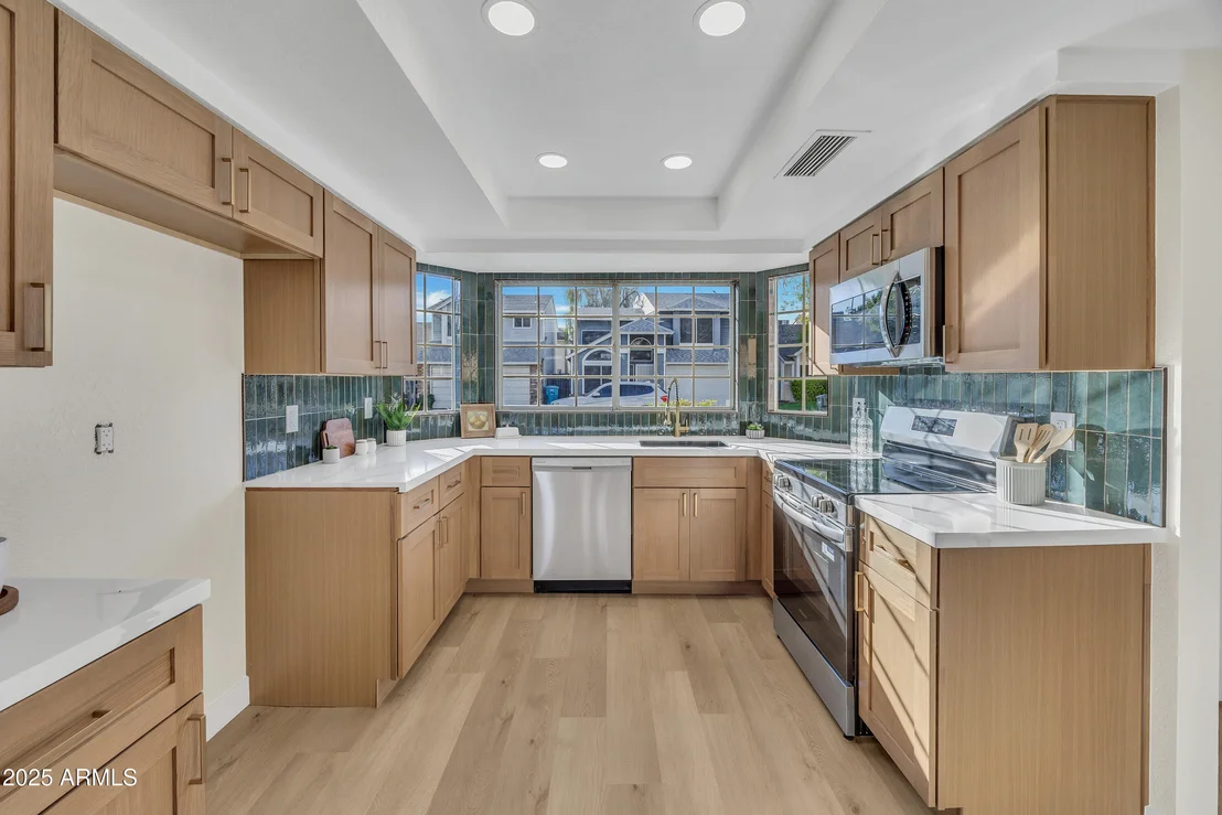 Photo of 18633 N 4TH Avenue