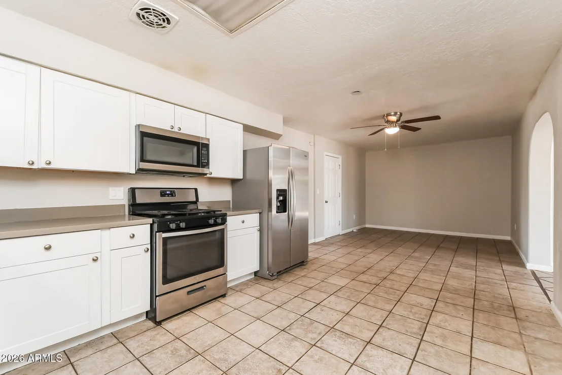 Photo of 1460 W 6TH Avenue