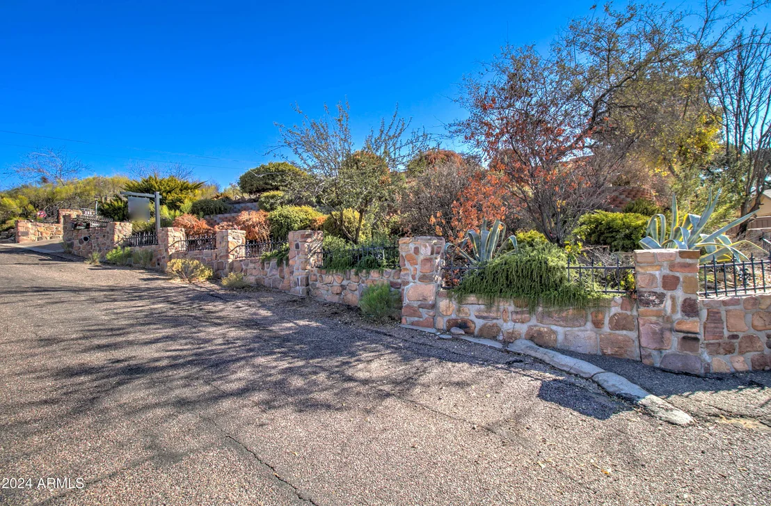 Photo of 295 E HUNTER Drive