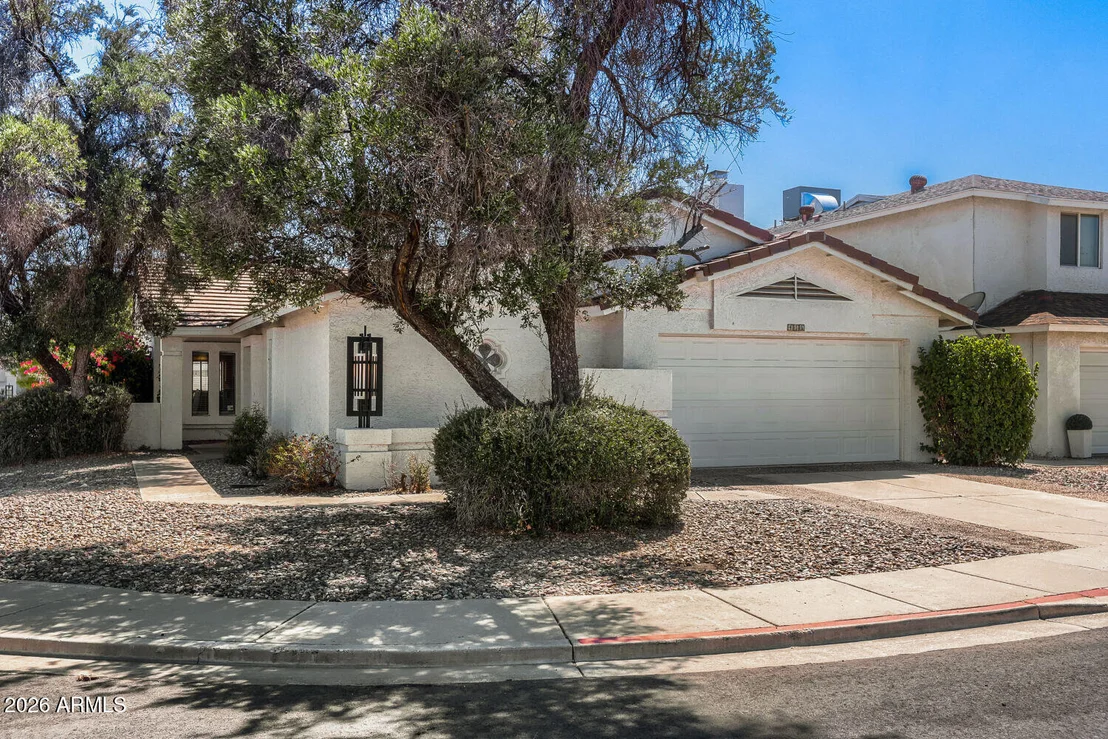Photo of 415 W GRANDVIEW Road