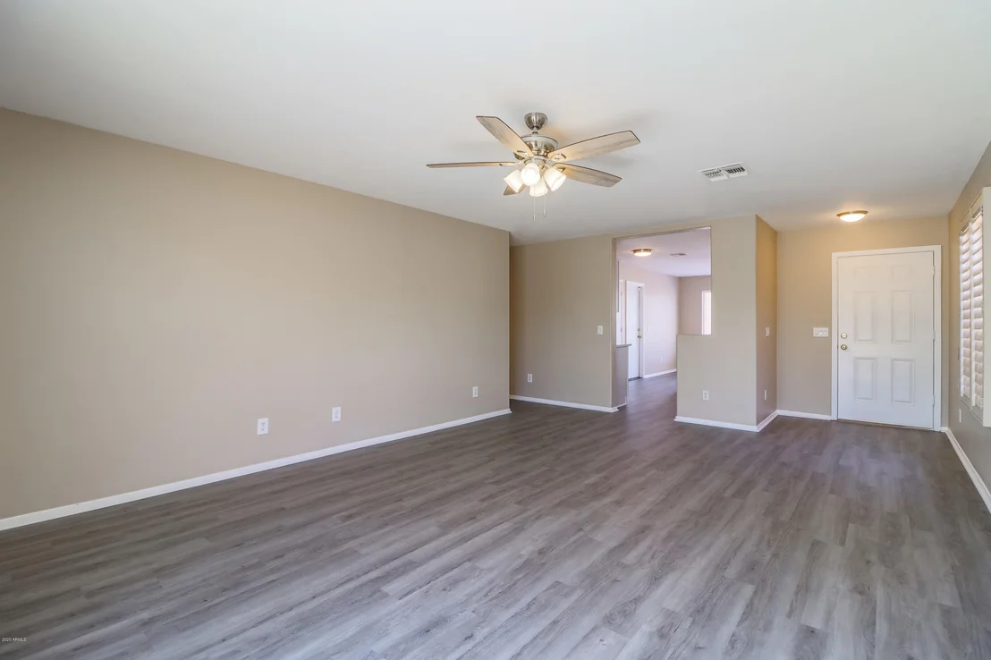 Photo of 453 S WILDROSE --