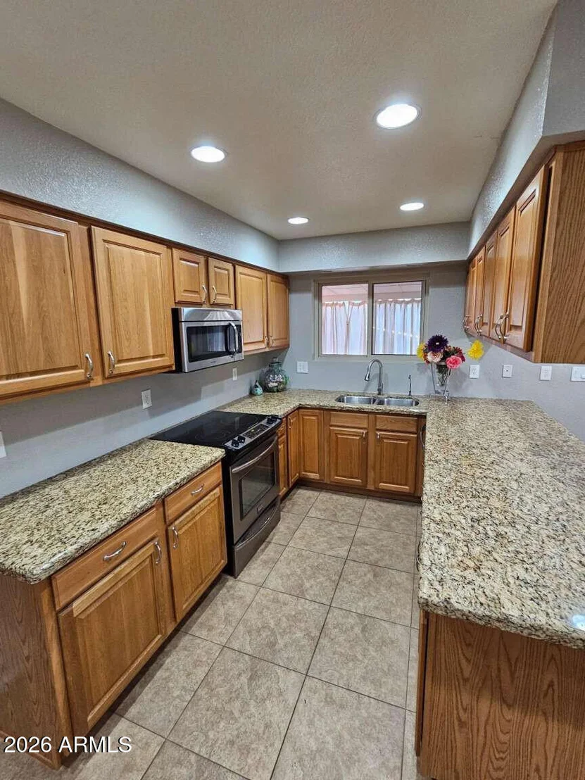 Photo of 821 N SPUR Circle