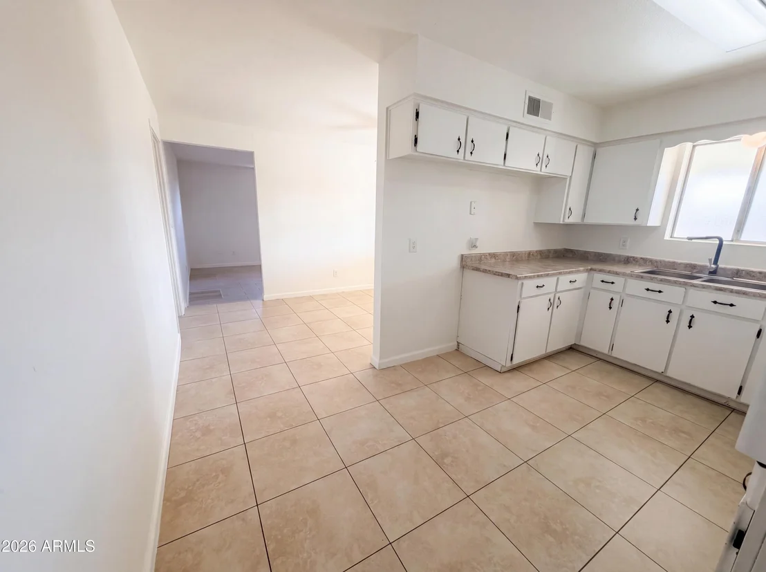 Photo of 438 N ASH --