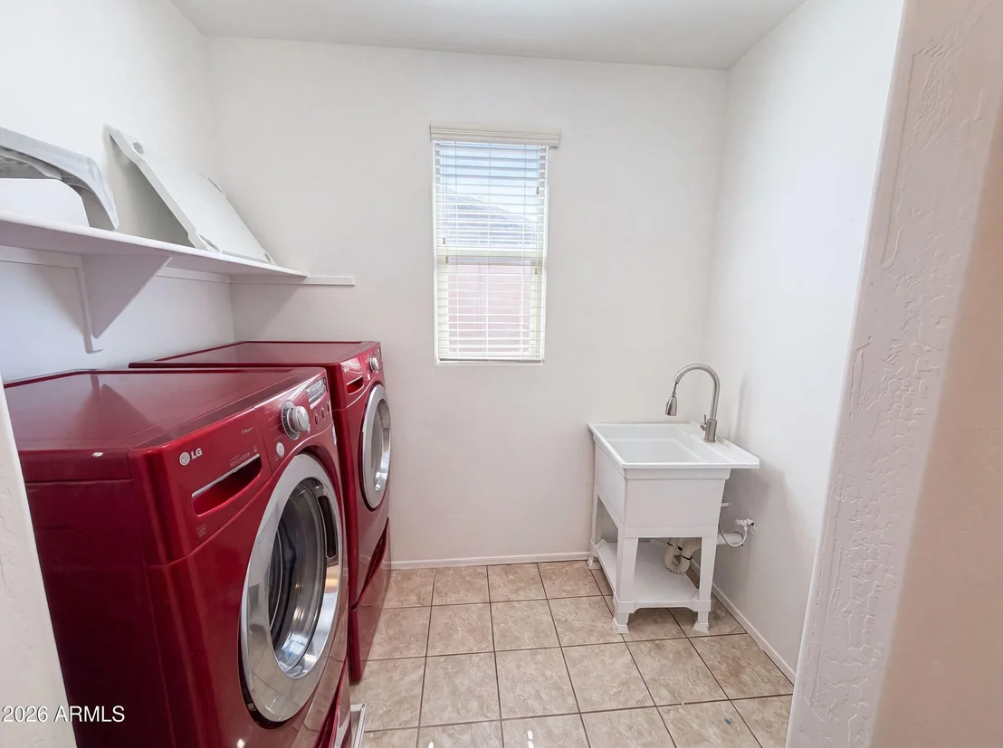 Photo of 21276 W BERKELEY Road