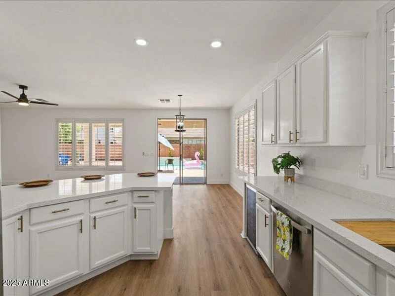 Photo of 271 W ROADRUNNER Drive