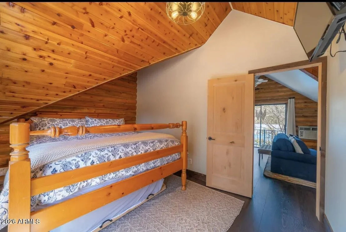 Photo of 6653 W RIDGE Road
