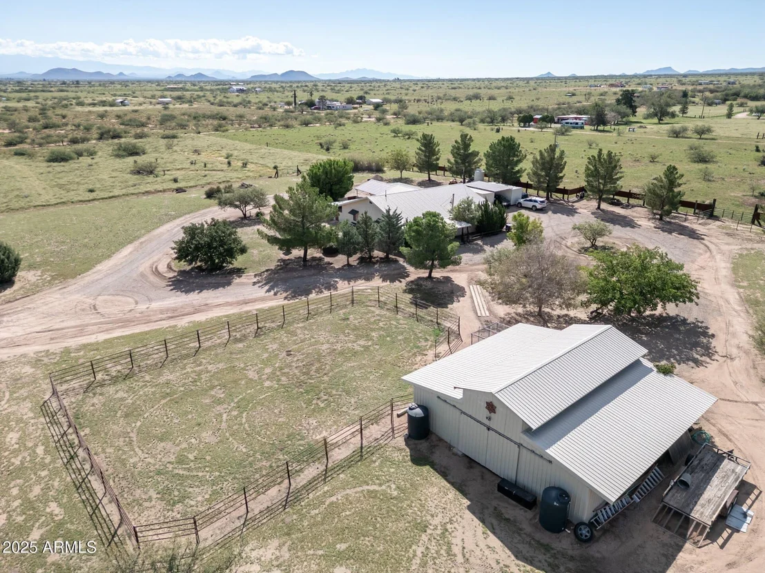 Photo of 712 W TREASURE Road