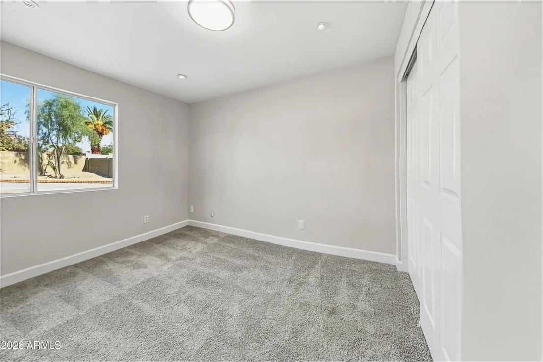 Photo of 1035 N SETON --