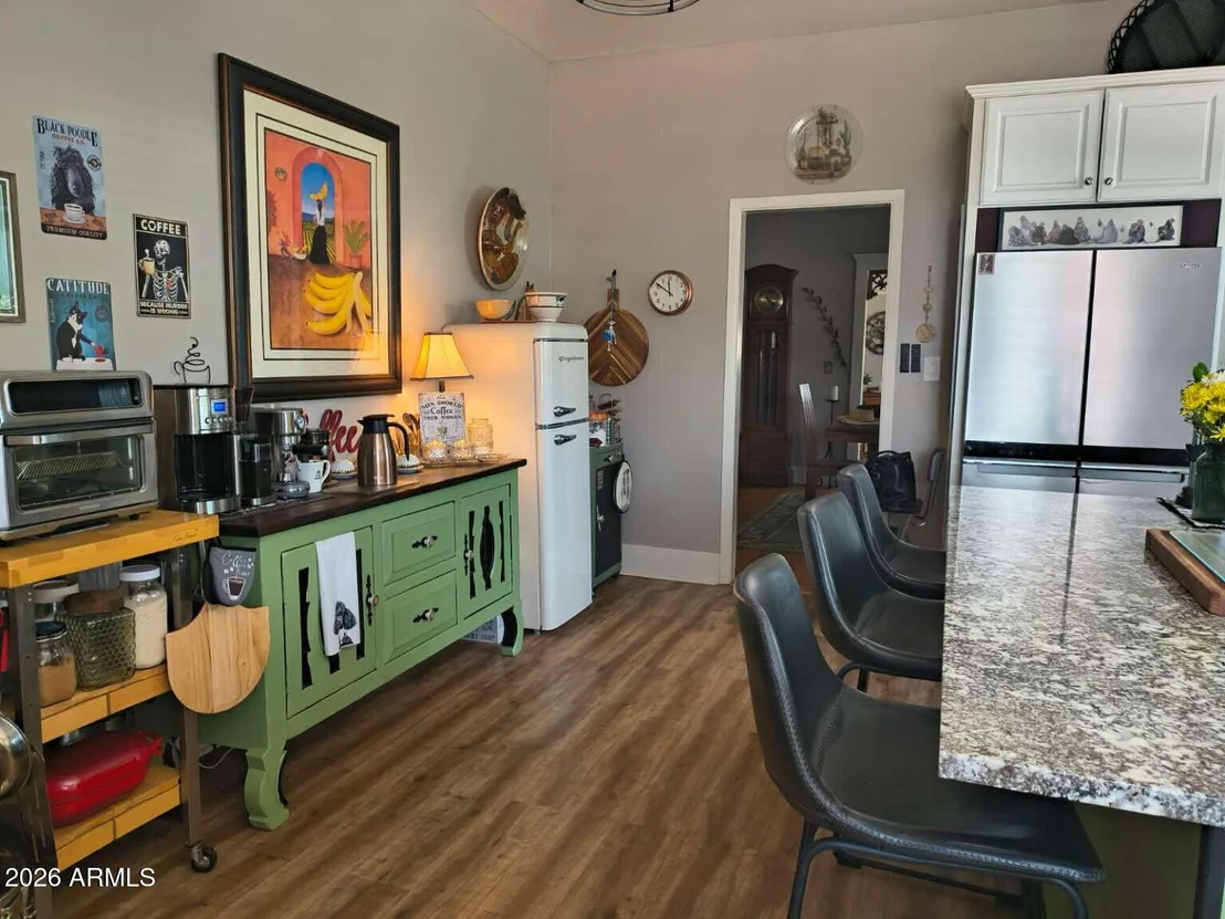 Photo of 501 W VISTA Street