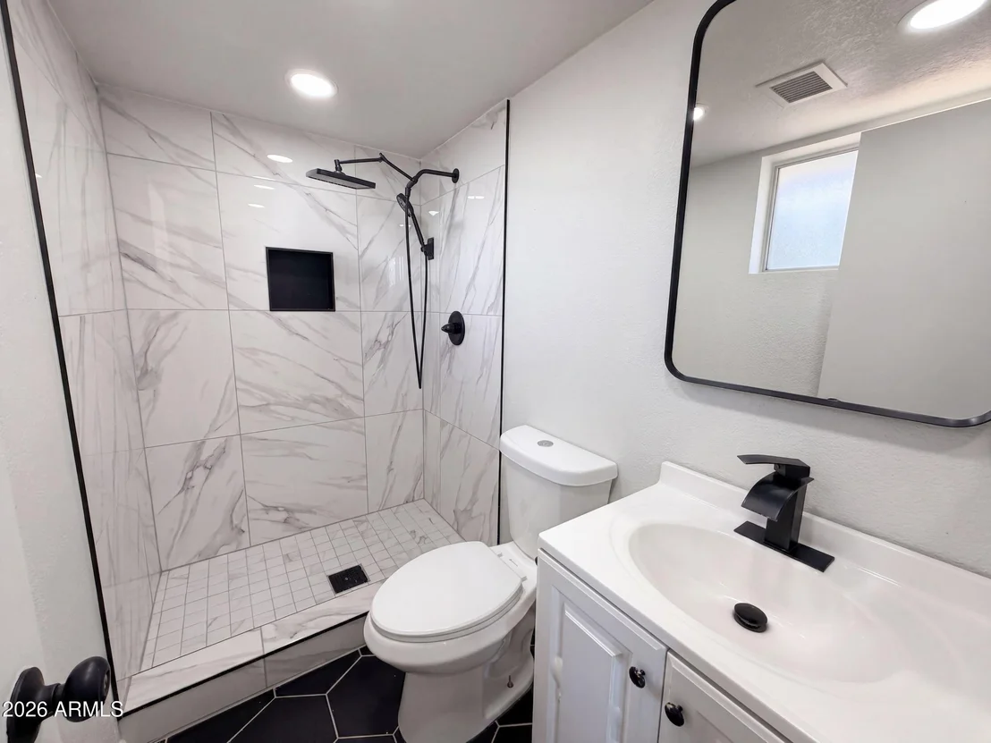 Photo of 1413 W BEHREND Drive